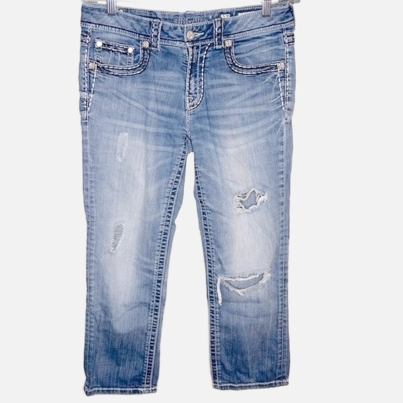 Miss Me Denim Distressed Boyfriend Capri Size 27 (around a US Size 4) - Picture 1 of 16